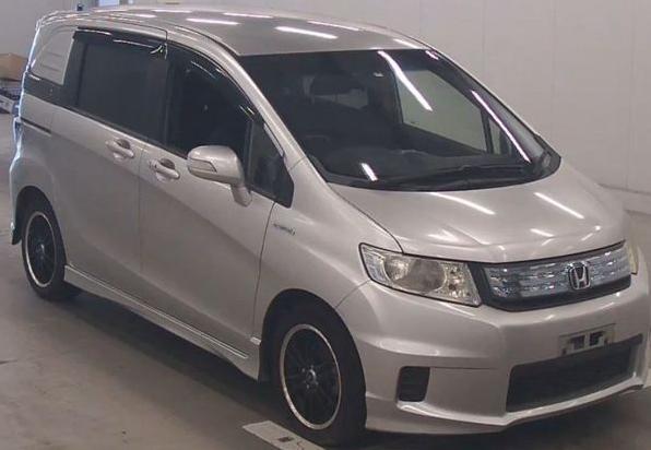 Honda Freed Spike Hybrid