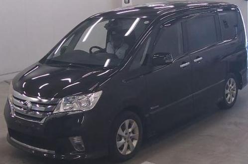 Nissan Serena 5D